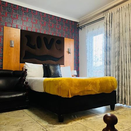 Parow City -Star Legend Lodge Kaapstad Buitenkant foto