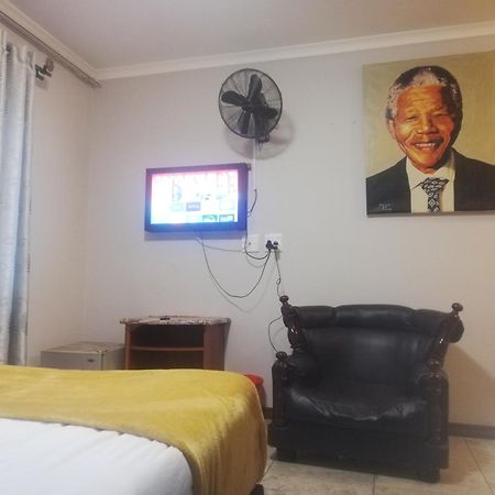 Parow City -Star Legend Lodge Kaapstad Buitenkant foto