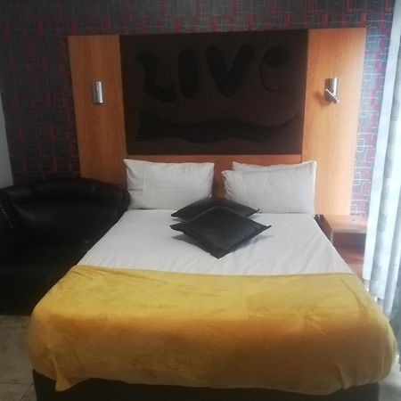 Parow City -Star Legend Lodge Kaapstad Buitenkant foto