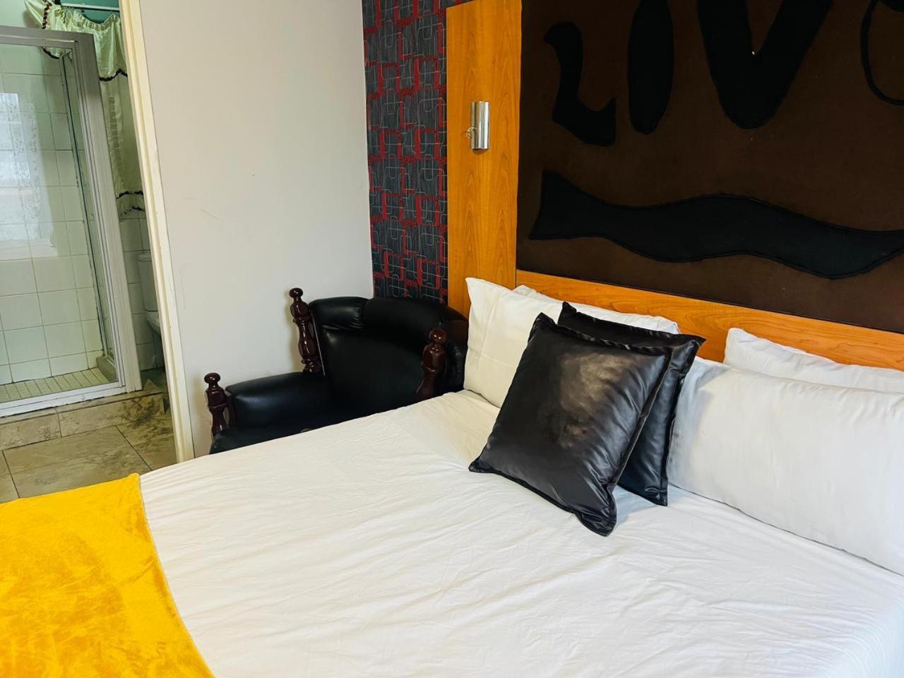 Parow City -Star Legend Lodge Kaapstad Buitenkant foto