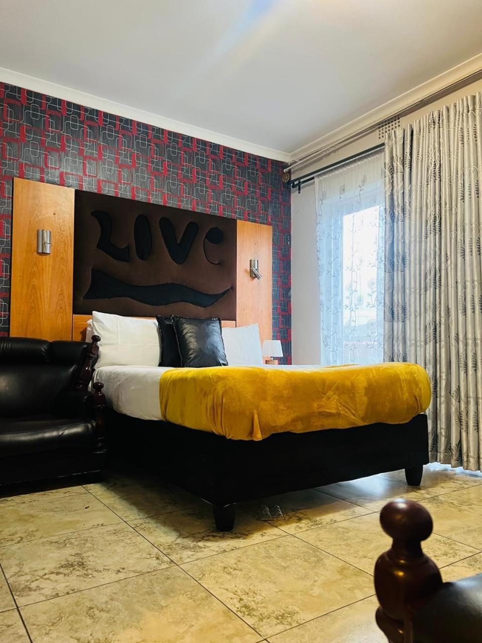 Parow City -Star Legend Lodge Kaapstad Buitenkant foto